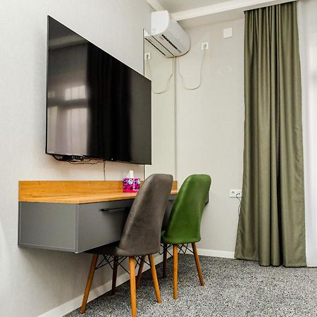 Dosman Hotel Bishkek Bagian luar foto